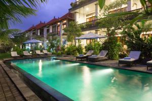 Kolam renang di atau di dekat Kiskenda Cottages & Restaurant +33 foto