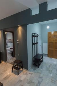 Postel nebo postele na pokoji v ubytování Centrally Located Apartment