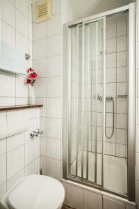 Ένα μπάνιο στο Hotel Domblick Garni