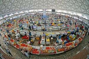 Supermarket nebo jiné obchody v  apartmánu nebo okolí