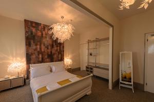 Postel nebo postele na pokoji v ubytování Waterfront Inn