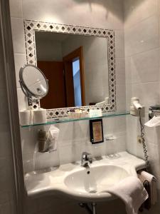 Łazienka w obiekcie Arlen Lodge Hotel inkl Premium Karte im Sommer