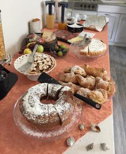 Jedlo v ubytovaní bed & breakfast alebo blízkom okolí