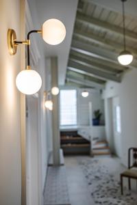 Postel nebo postele na pokoji v ubytování Stylish Studio Apartment - 8F House