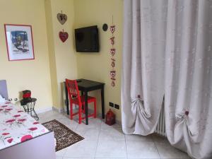 TV a/nebo společenská místnost v ubytování Leo home