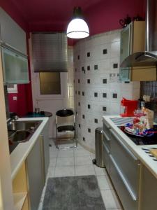 Kuchyňa alebo kuchynka v ubytovaní Stunning apartment in the heart of Athens