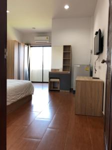 Rabbit Hotel客房内的一张或多张床位