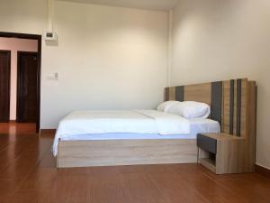 Rabbit Hotel客房内的一张或多张床位