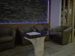 Część wypoczynkowa w obiekcie Hotel Denny