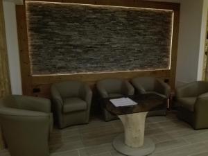Część wypoczynkowa w obiekcie Hotel Denny