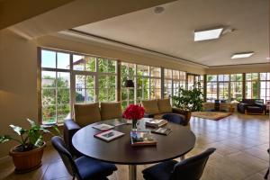 Afbeelding uit fotogalerij van Green Yard Hotel in Karakol