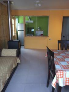 Kuchyň nebo kuchyňský kout v ubytování Cabañas ECA Cochrane