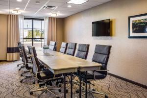 Ärikülastajate ala ja/või konverentsiruum majutusasutuses Comfort Inn & Suites Niagara Falls Blvd USA +26 fotot