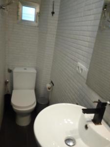 Kúpeľňa v ubytovaní Dos Casitas, Dos Calles, - Loft de la Morena o Estudio JR