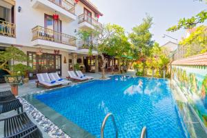 Bazén v ubytování Bonsai Villa Hoi An nebo v jeho okolí