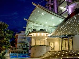 Bazén v ubytování Hotel Lido nebo v jeho okolí