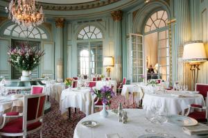 Un restaurant sau alt loc unde se poate mânca la Château D'artigny
