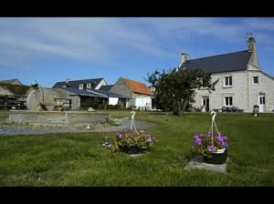 Maryse et Jean-Pierre, Longues-sur-Mer – Updated 2023 Prices
