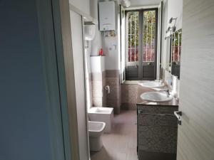 Koupelna v ubytování B&B Enjoy Ercolano