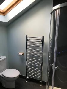 ロジーマスにあるCarona sea viewのバスルーム(トイレ、シャワー付)