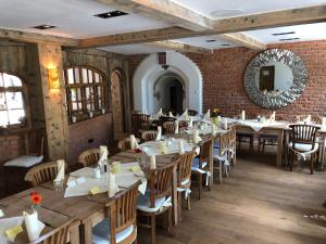 Restaurace v ubytování Landhaus Hotel Wolfratshausen