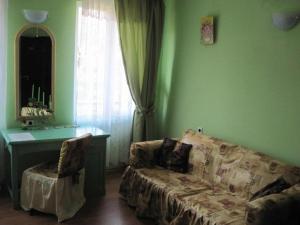 A seating area at Hadjibulevata Guest House