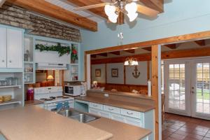 Gallery image of D&R Pelican Bay Resort in Rockport