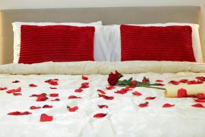 A bed or beds in a room at Termini Terrace