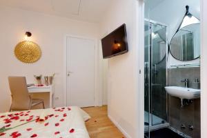 A bathroom at Termini Terrace