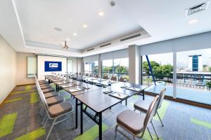 Holiday Inn Express Jakarta Matraman by IHG的休息区