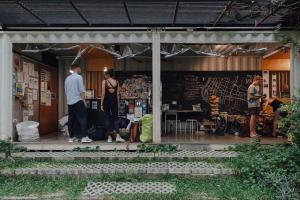 入住The Yard Bangkok Hostel的客人