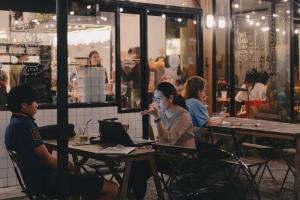入住The Yard Bangkok Hostel的客人