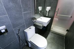 Koupelna v ubytování Hotel 99 Kota Kemuning
