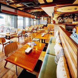 Restaurace v ubytování レベアス片瀬江ノ島WEST 片瀬江ノ島 鎌倉 ビーチまで2分 駅徒歩6分 無料Wifi