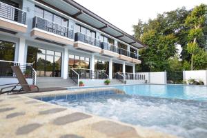 Bazén v ubytování Hotel Gabriella nebo v jeho okolí