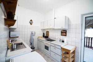 Köök või kööginurk majutusasutuses Levendula Vendégház