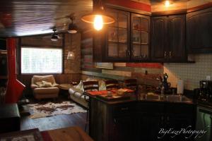 Kuchyň nebo kuchyňský kout v ubytování The Guest House + 22 fotografií