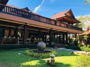 Aed väljaspool majutusasutust Phi Phi Villa Resort