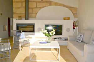 Area tempat duduk di Amazing Finca in Mallorca with PRIVATE pool