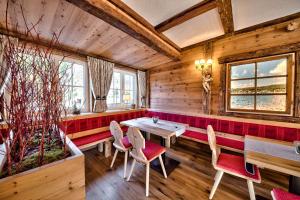 Posezení v ubytování Hotel Sonneneck Titisee -Adults Only-