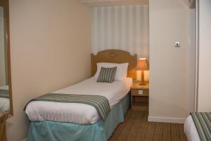 Gallery image of The Manor Guest House in Cheadle