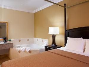 Letto o letti in una camera di Desert Quail Inn Sedona at Bell Rock