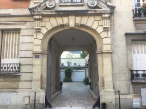 Η πρόσοψη ή η είσοδος του Le Clos des Roys