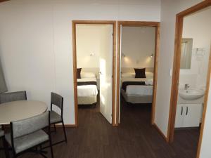Ceduna Foreshore Caravan Park客房内的一张或多张床位