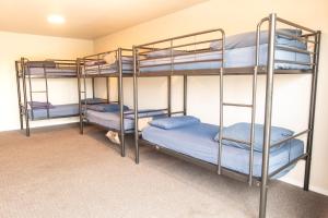 Palanda nebo palandy na pokoji v ubytování Dusky Lodge