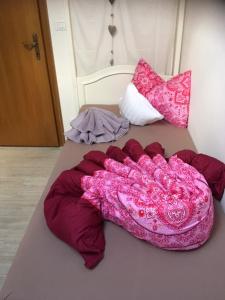 Ein Bett oder Betten in einem Zimmer der Unterkunft Pension Nadine
