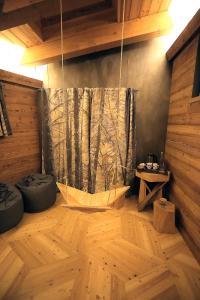 Ένα μπάνιο στο One room