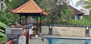 Bazén v ubytování Sari Villa Ubud nebo v jeho okolí