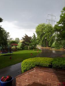Taman di luar Ferienhof Papiermühle