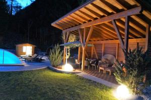 Zahrada ubytování Gästehaus Almrausch, Ferienanlage mit Pool